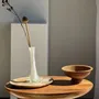 Autres tables  - Table d'appoint en suar massif plateau circulaire pied colonne - OFFICE OBJETS