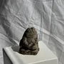 Sculptures, statuettes et miniatures - Petite grenouille sculpture de pierre calcaire balinaise au gamelan - OFFICE OBJETS