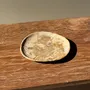 Assiettes de réception - Petit vide poche ou plat en bois pétrifié beige moucheté D20 -3309 - OFFICE OBJETS