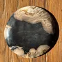 Pièces uniques - Petit vide poche ou plat en bois pétrifié noir et beige D20,5 -3317 - OFFICE OBJETS