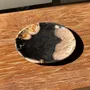 Pièces uniques - Petit vide poche ou plat en bois pétrifié noir et beige D20,5 -3317 - OFFICE OBJETS