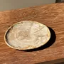 Assiettes de réception - Petit vide poche ou plat en bois pétrifié ovale beige cernes moucheté - OFFICE OBJETS