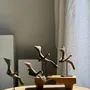Sculptures, statuettes et miniatures - Oiseau décoratif traditionnel indonésien en bois sur socle - OFFICE OBJETS