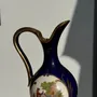 Carafes - Aiguière en porcelaine de Limoges bleue et dorée motif H27 - OFFICE OBJETS