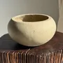 Vases - Très grand pot de fleur en ciment gris brut ovale aplati D30 H17 - OFFICE OBJETS