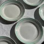 Assiettes au quotidien - Lot de 7 assiettes plates anciennes en faïence turquoise et liseré - OFFICE OBJETS
