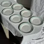 Assiettes au quotidien - Lot de 7 assiettes plates anciennes en faïence turquoise et liseré - OFFICE OBJETS