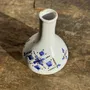 Vases - Petit vase soliflore vintage blanc à motifs géométriques bleus H12 - OFFICE OBJETS