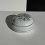 Boîtes de conservation - Bonbonnière en porcelaine au couvercle décoré de fleurs D10 - OFFICE OBJETS