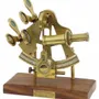 Objets de décoration - Sextant laiton vieilli sur base bois, H.15, L.15 cm, l.7.5 cm - TRADE WINDS