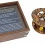 Objets de décoration - Cadran solaire a boussole, laiton vieilli, dans coffret bois, diam 7.5 cm - TRADE WINDS