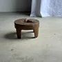 Tabourets - Petit tabouret circulaire quadripode bas en teck ancien organique H20 - OFFICE OBJETS