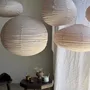 Suspensions - Moyenne suspension en rotin et lin naturel japonisante ovale aplatie r - OFFICE OBJETS