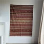 Tapis contemporains - Grand tapis indien à bandes rouges jaune et blanches frises 194x138 - OFFICE OBJETS