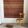 Tapis contemporains - Grand tapis indien à bandes rouges jaune et blanches frises 185x136 - OFFICE OBJETS