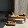 Plateaux - Grand plateau en bois peint main à ornements floraux bleu et doré L48 - OFFICE OBJETS