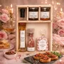 Delicatessen - Pink Gourmet Wood BOX Sun-dried tomato delight 80g Olive Confit with Figs 100g Vinegar with pink peppercorns, shallots and rosemary Original Bottle20cl Himalayan Diamonds & Pink Peppercorns 100g Petit moulin Sugared chocolate almonds 150g -1,09 €) Wood... - CATRICE GOURMET