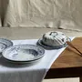 Plats et saladiers - Cloche à fromage en céramique à décor de fleurs de lys H7 D19 - OFFICE OBJETS