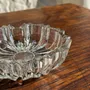 Objets de décoration - Cendrier vintage en verre moulé à bord dentelé D13 H3,5 - OFFICE OBJETS
