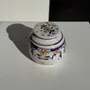 Bols - Petit beurrier à eau en faïence vintage motifs floraux bleus et orange - OFFICE OBJETS