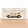 Cadeaux - Voiture miniature VW 1303 Cabriolet 1972 Blanc Crème 1/18 - NOREV
