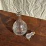 Carafes - Carafe vintage panse ronde en verre moulé à bouchon de liège H27 - OFFICE OBJETS