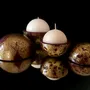 Objets de décoration - Bougie Globe Classic — Bois de Tonka - PONPON CURIOSITAS