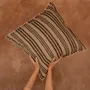 Coussins - La Housse de Coussin Nordic Stripe - Noir Naturel - 50x50 - BAZAR BIZAR LIVING
