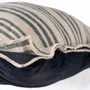 Coussins - La Housse de Coussin Nordic Stripe - Noir Naturel - 50x50 - BAZAR BIZAR LIVING