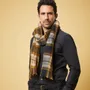 Foulards et écharpes - ÉCHARPE HOMME SENJA — TARTAN ÉCOSSAIS NOIR & CAMEL EN LAINE - AV08 PARIS
