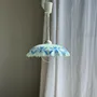 Suspensions - Suspension vintage en verre blanc et bleu à bord ondulé D46 H53 - OFFICE OBJETS