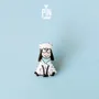 Broches - Standing Sheep with Scarf - Wooden Pin - PINTONIK