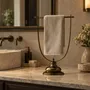 Chambres d'hôtels - Porte-Serviettes sur Pied en Laiton Artisanal – Support pour Serviette - BELS & PEARL