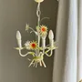 Suspensions - Petit lustre vintage à fleurs en métal crème fleurs orange à 3 bras - OFFICE OBJETS