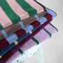 Serviettes de bain - Serviette de toilette Charly Lilas 50 x 100 - LA CERISE SUR LE GATEAU