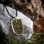Bijoux - Pendentif en chêne noir et feuille dorée – Chronique Ancienne - GLASS4CANDLES