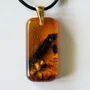 Bijoux - Pendentif en chêne noir et ambre – rectangle – Origine Terrestre - GLASS4CANDLES