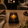 Bougeoirs et photophores  - Bougeoir en chêne noir et métal doré, 30x120x80 mm – bande rouge - GLASS4CANDLES