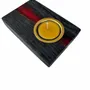 Bougeoirs et photophores  - Bougeoir en chêne noir et métal doré, 30x120x80 mm – large bande rouge - GLASS4CANDLES