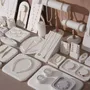 Objets de décoration - Ensemble de présentoirs à bijoux Atelier en suédine végane blanc crème - WHISPERING WOODS