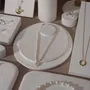 Objets de décoration - Ensemble de présentoirs à bijoux Atelier en suédine végane blanc crème - WHISPERING WOODS