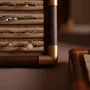 Objets de décoration - Présentoirs modulaires en placage de noyer et cadre cuivré - WHISPERING WOODS