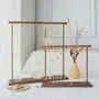 Objets de décoration - Présentoir pour colliers et bracelets en noyer massif et laiton - WHISPERING WOODS