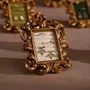 Objets de décoration - Cadre de présentation baroque doré pour bijoux - WHISPERING WOODS