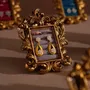 Objets de décoration - Cadre de présentation baroque doré pour bijoux - WHISPERING WOODS