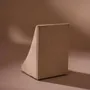 Objets de décoration - Présentoir triangulaire en suédine végane pour boucles et colliers - WHISPERING WOODS