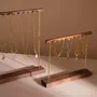 Objets de décoration - Présentoir à bijoux en noyer noir à barres en laiton - WHISPERING WOODS