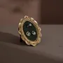 Objets de décoration - Cadre de présentation ovale Rococo en résine dorée pour bagues - WHISPERING WOODS
