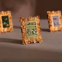 Objets de décoration - Cadre de présentation rococo à feuilles dorées pour bagues et boucles - WHISPERING WOODS