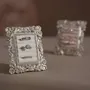 Objets de décoration - Cadre de présentation Rococo en résine argentée pour bagues - WHISPERING WOODS
